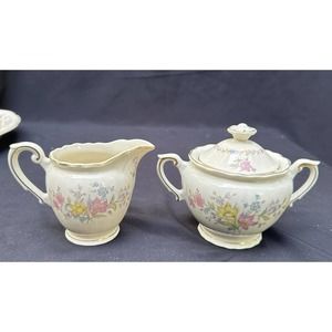 Stunning Federal Shape Syracuse Briarcliff Creamer & Sugar Bowl with Lid -6E